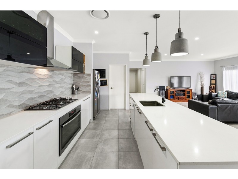 24 Plankton Street, Kealy WA 6280