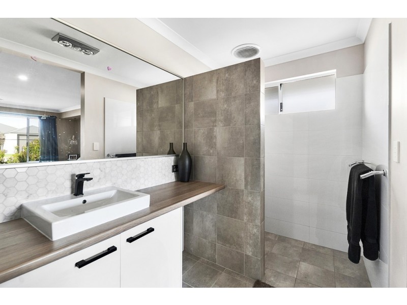 24 Plankton Street, Kealy WA 6280