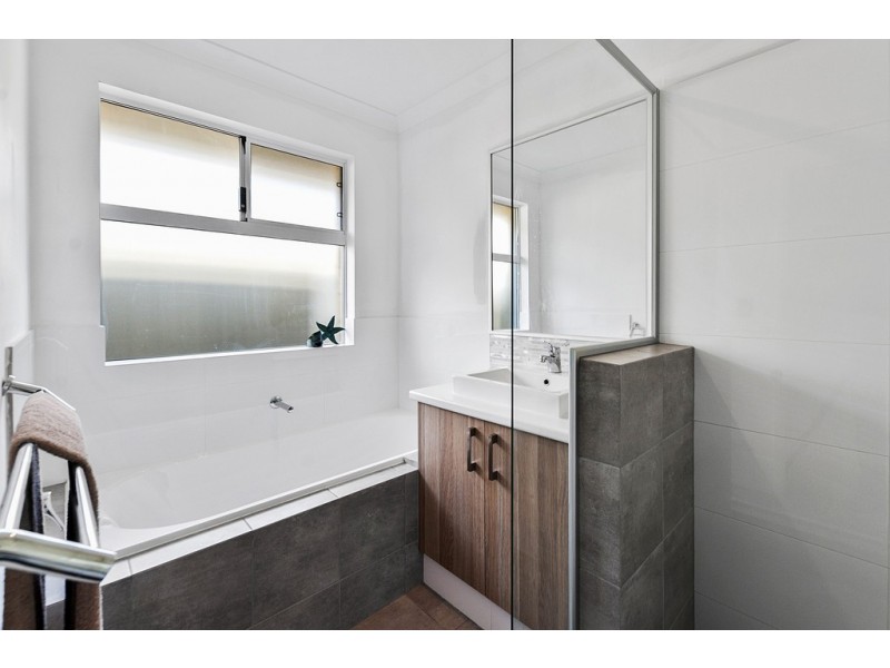 24 Plankton Street, Kealy WA 6280