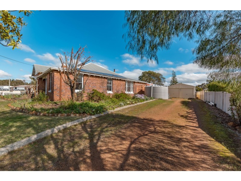 7 Airey Street, Manjimup WA 6258