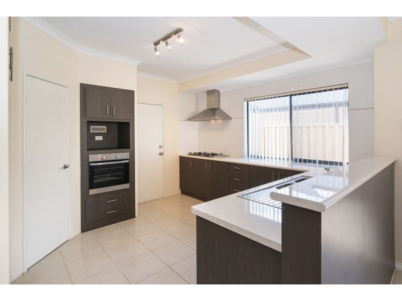 16 Marseilles Drive, Yalyalup WA 6280