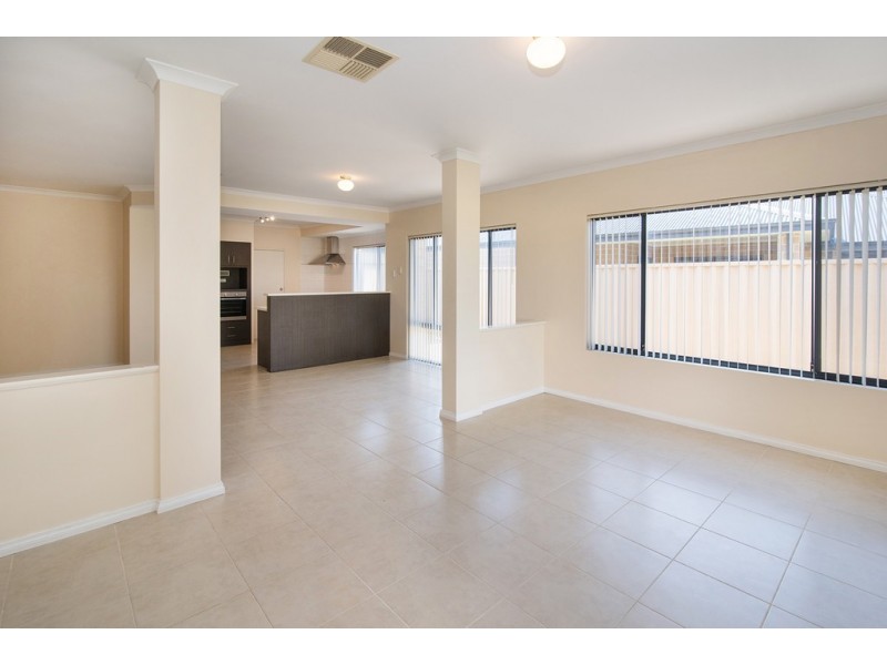 16 Marseilles Drive, Yalyalup WA 6280