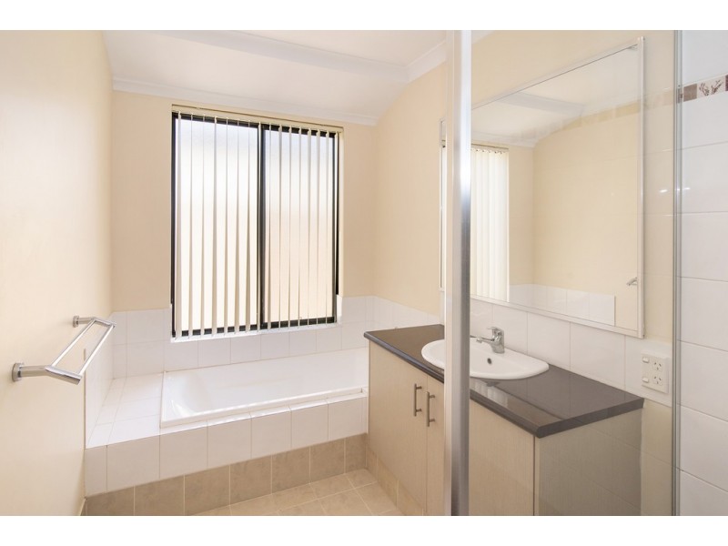 16 Marseilles Drive, Yalyalup WA 6280