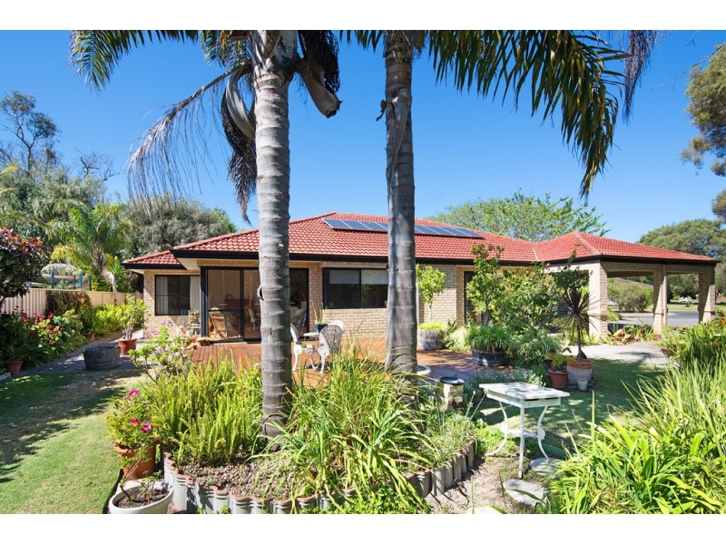 14 Karrinyup Retreat, West Busselton WA 6280