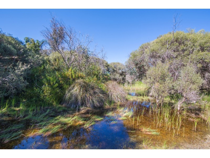 14 Karrinyup Retreat, West Busselton WA 6280