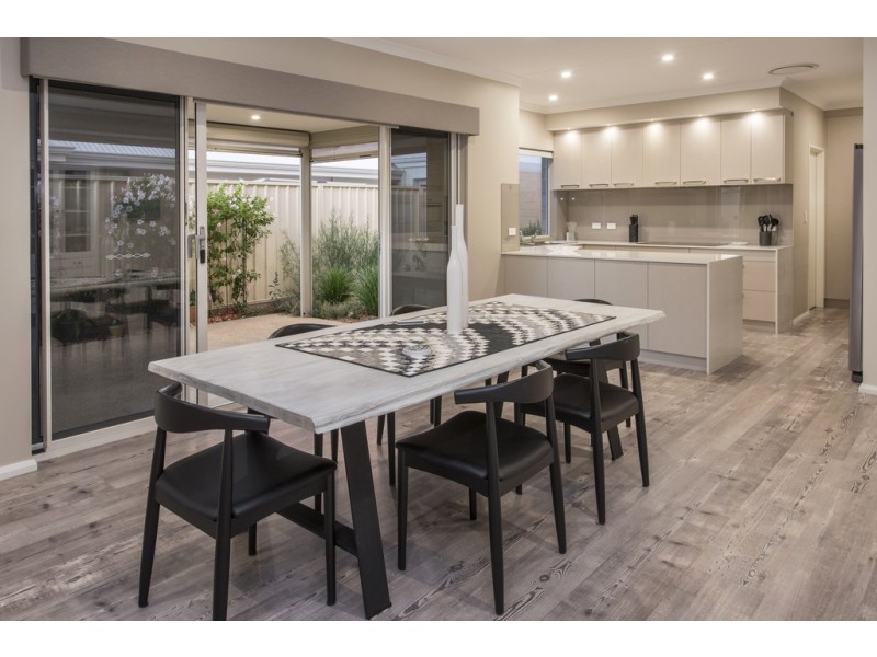 6 Homestead Promenade, West Busselton WA 6280
