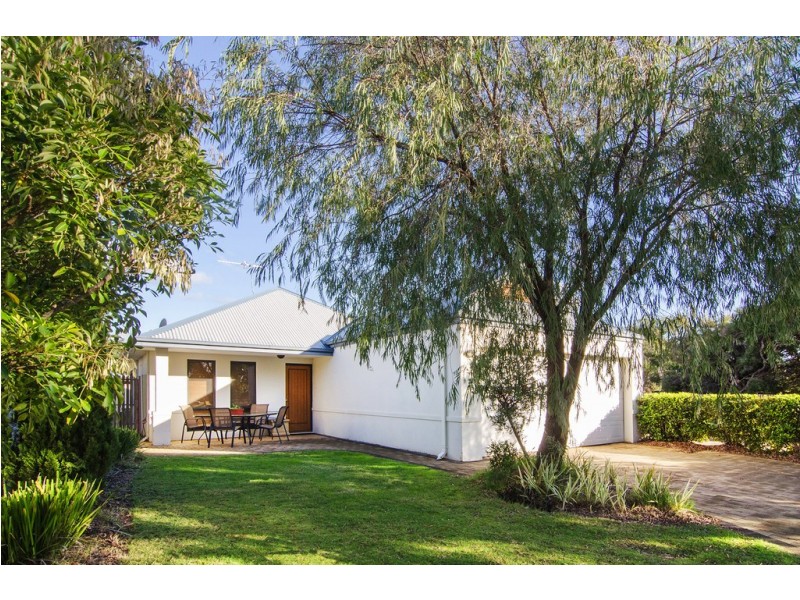 26 Wilson Avenue, Quindalup WA 6281