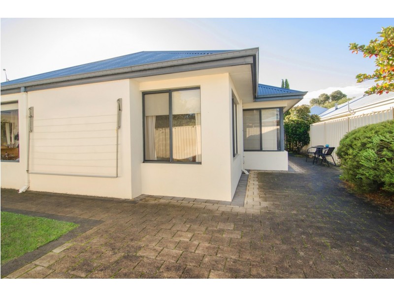 26 Wilson Avenue, Quindalup WA 6281