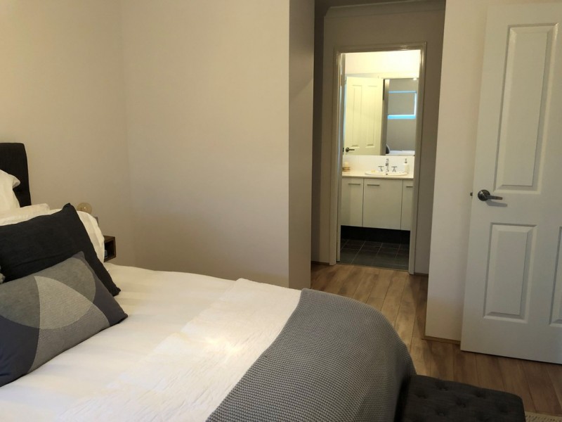 11 Toulon Way, Yalyalup WA 6280
