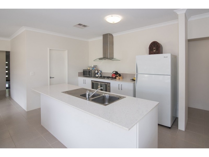 14 Tip Dray Terrace, West Busselton WA 6280