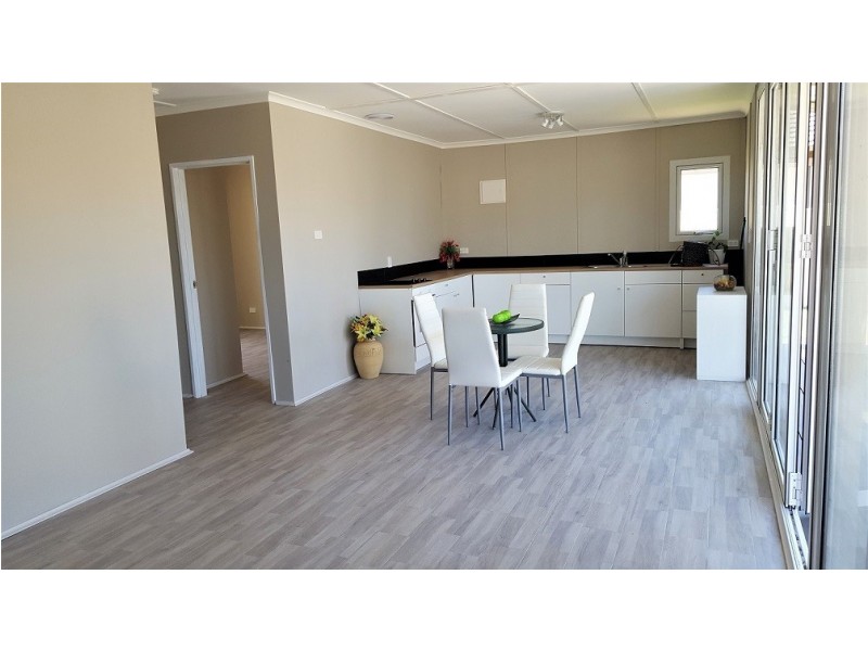 47 Hands Avenue, Carey Park WA 6230