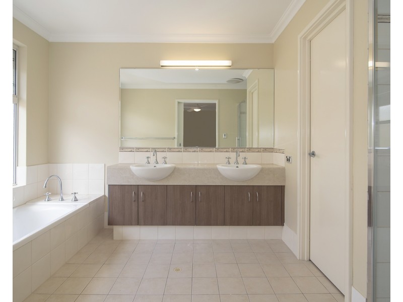 23 Mainsail Street, Geographe WA 6280