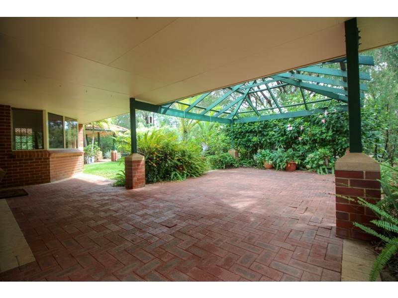 6 Kalgaritch Avenue, West Busselton WA 6280