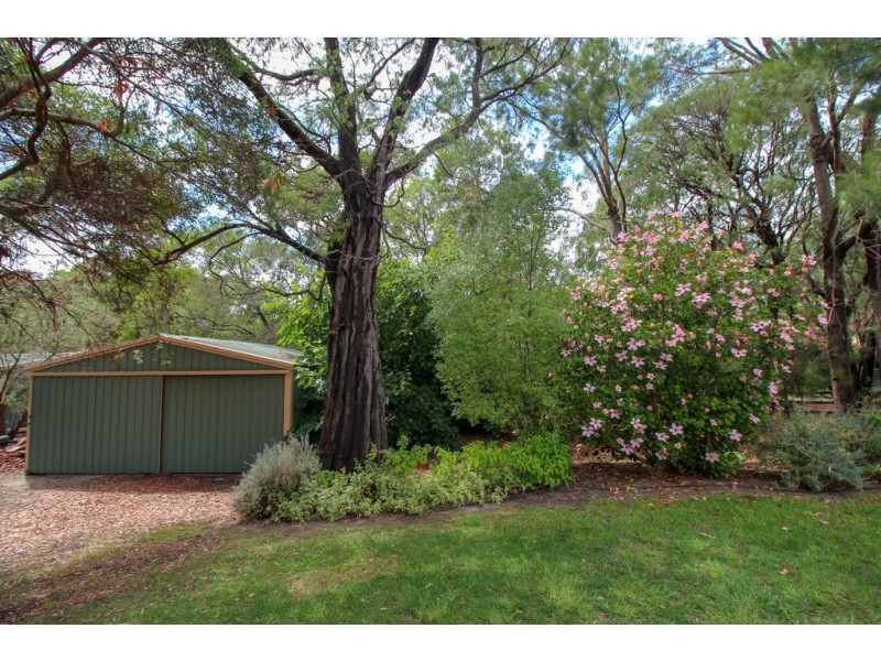 6 Kalgaritch Avenue, West Busselton WA 6280