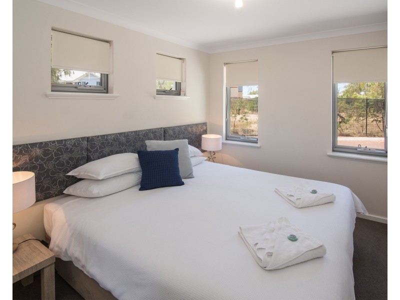 Units / 12 Little Colin Street, Broadwater WA 6280