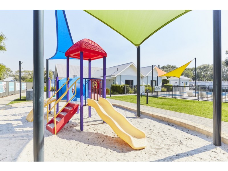 Units / 12 Little Colin Street, Broadwater WA 6280