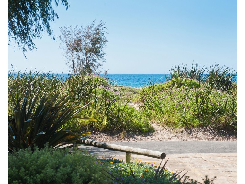 Units / 12 Little Colin Street, Broadwater WA 6280