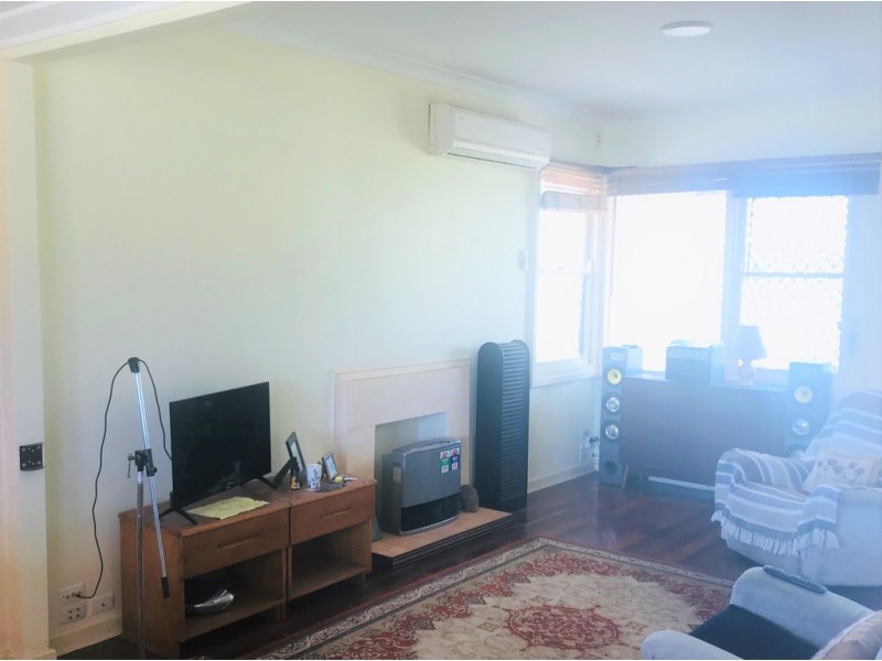 8 Hales Street, Carey Park WA 6230