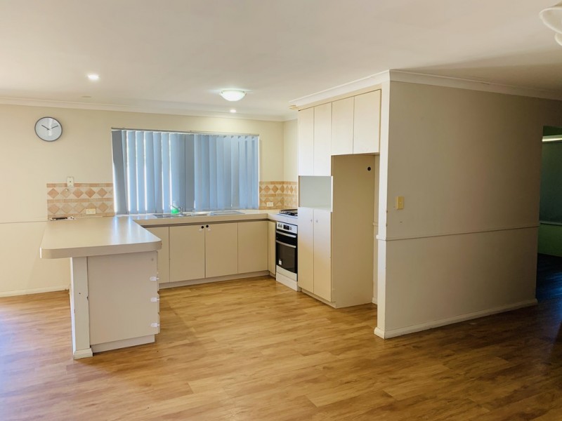 18 Holtzman Place, Carey Park WA 6230