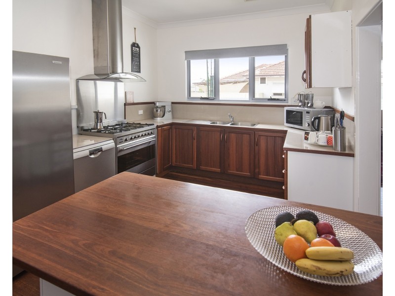 85 Fairbairn Road, Busselton WA 6280