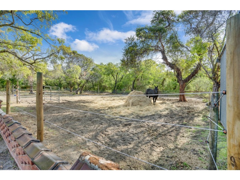 535 Caves Road, Marybrook WA 6280