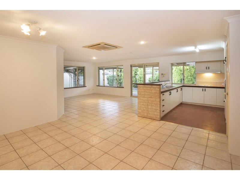 11 Cloisters Cove, West Busselton WA 6280