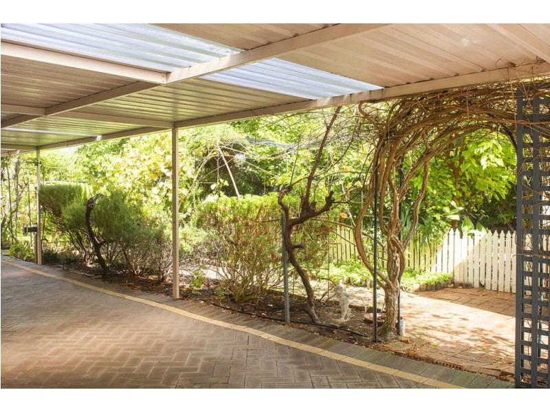 11 Cloisters Cove, West Busselton WA 6280