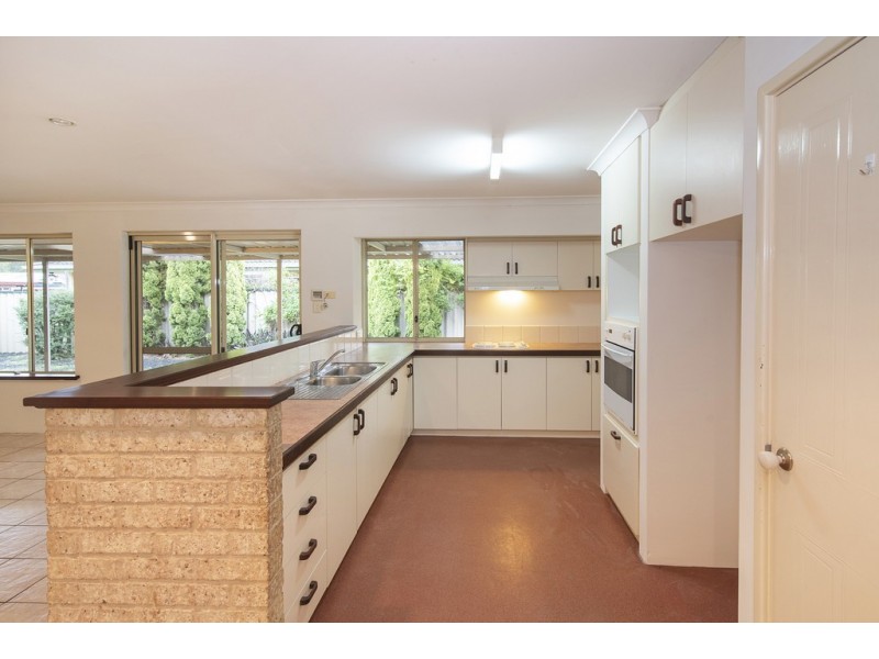 11 Cloisters Cove, West Busselton WA 6280