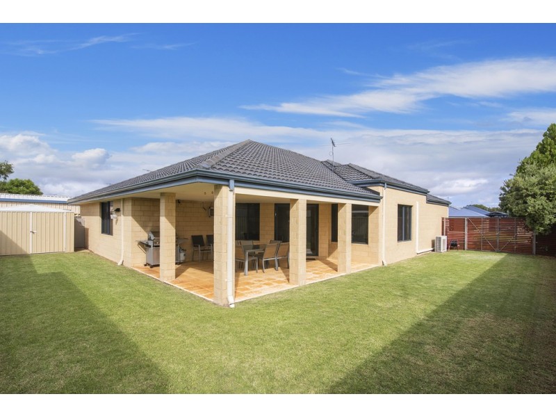 13 Lyrebird Road, Broadwater WA 6280