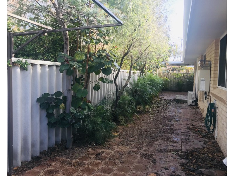 2/21 Seashore Mews, South Bunbury WA 6230