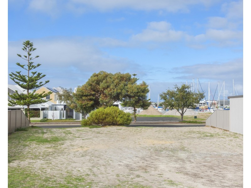 62 Spinnaker Boulevard, Geographe WA 6280