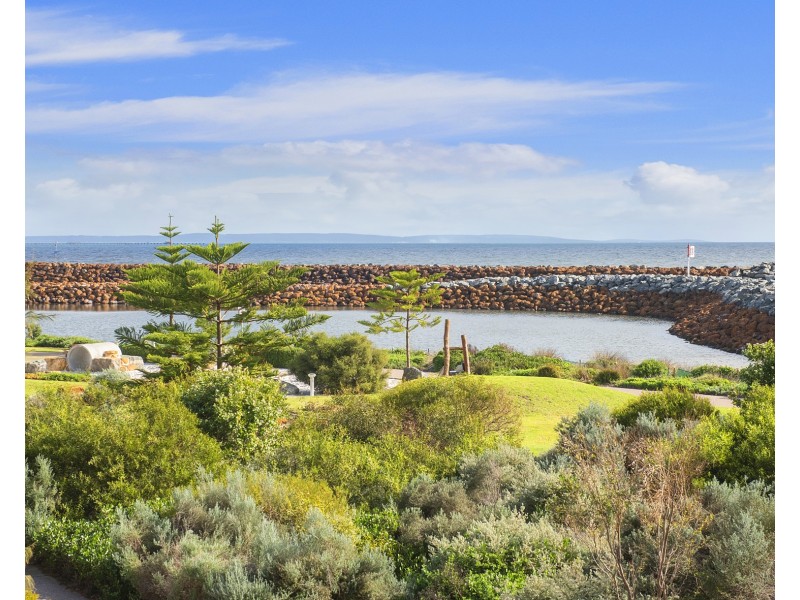 62 Spinnaker Boulevard, Geographe WA 6280