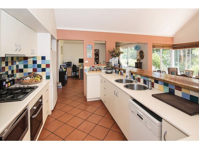 15 Wallaby Gardens, Busselton WA 6280