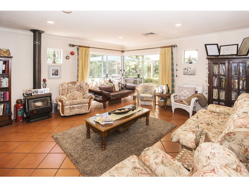 15 Wallaby Gardens, Busselton WA 6280