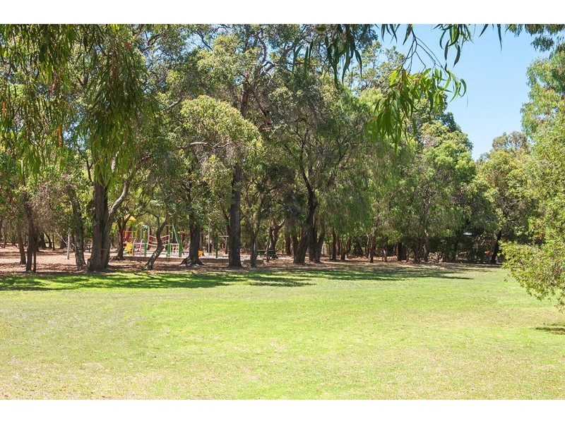 15 Wallaby Gardens, Busselton WA 6280