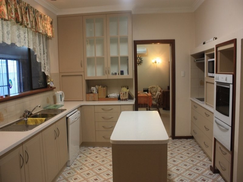 4 Adelaide Street, Busselton WA 6280