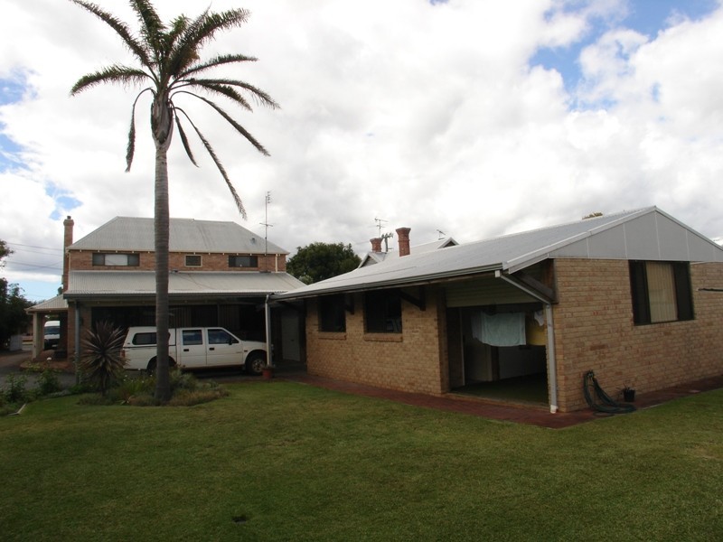 4 Adelaide Street, Busselton WA 6280