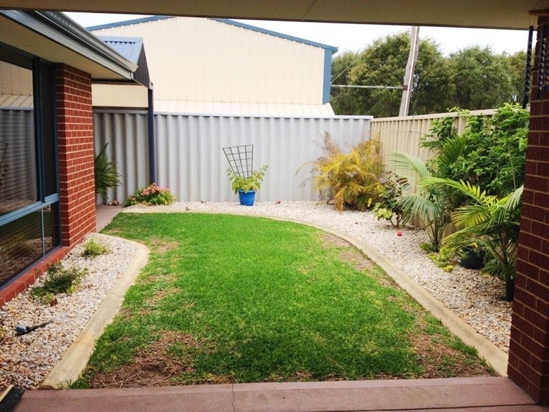 25 Currawong Drive, Broadwater WA 6280