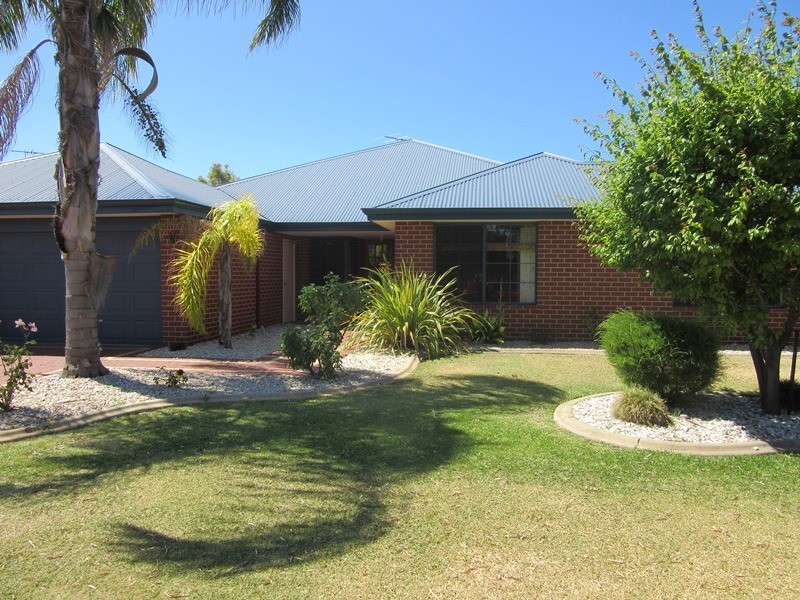 25 Currawong Drive, Broadwater WA 6280