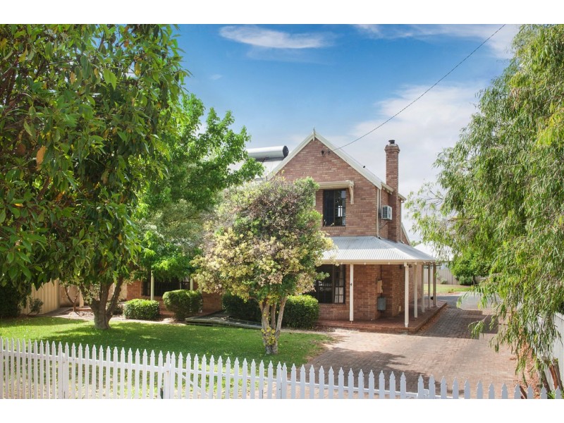 4 Adelaide Street, Busselton WA 6280