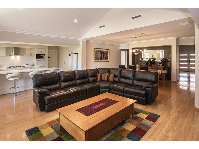 108 Hawker Approach, Yalyalup WA 6280