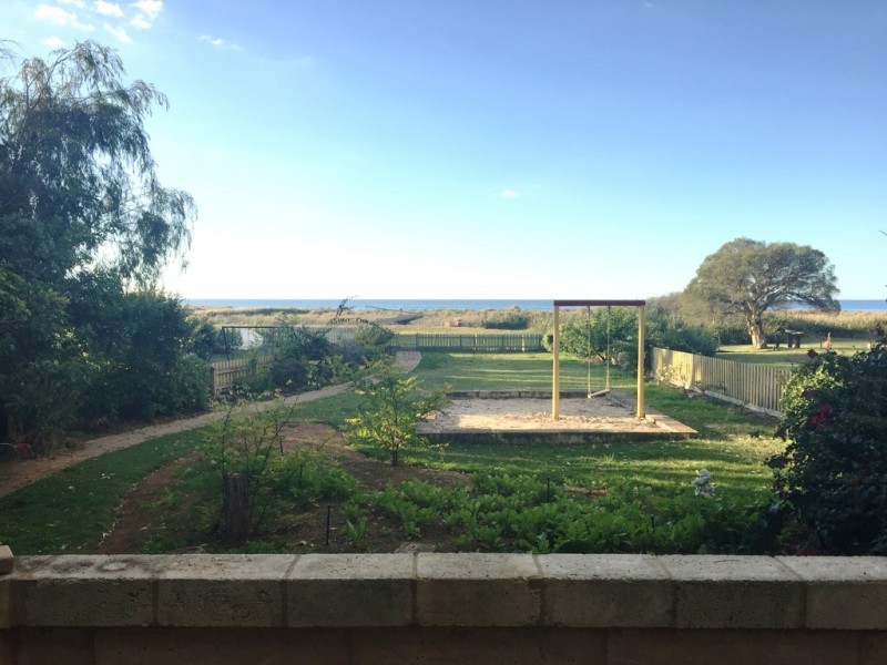 2/624 Caves Road, Marybrook WA 6280