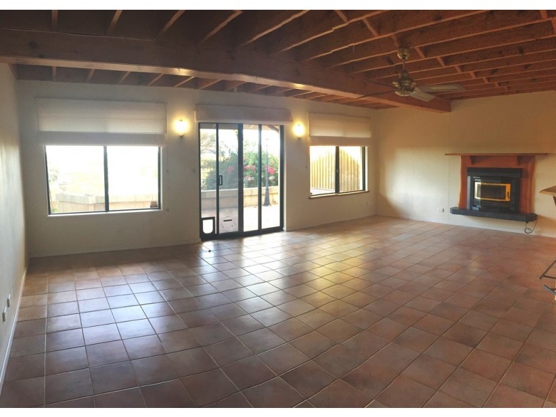 2/624 Caves Road, Marybrook WA 6280