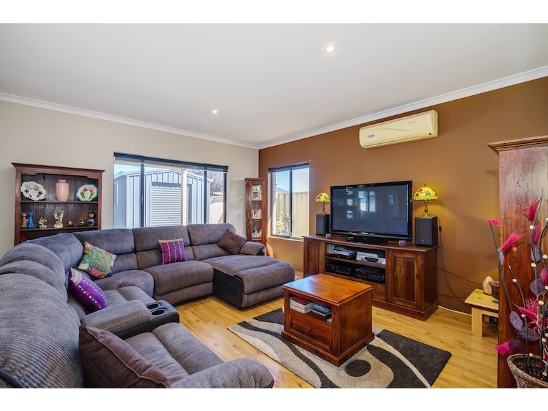 8 Stanford Drive, Abbey WA 6280