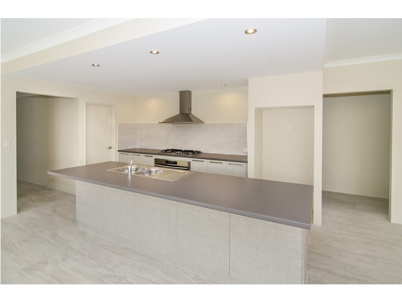 24 Almond Parkway, Yalyalup WA 6280