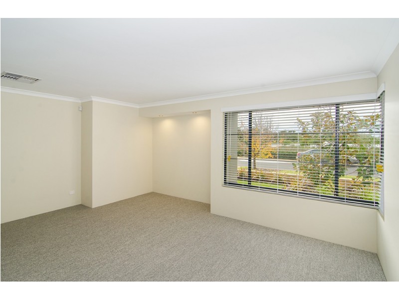 24 Almond Parkway, Yalyalup WA 6280