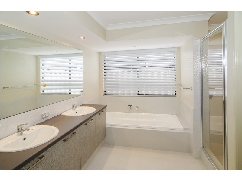 24 Almond Parkway, Yalyalup WA 6280