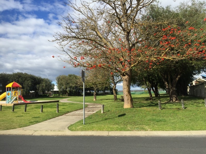 18 Seahorse Crescent, Geographe WA 6280