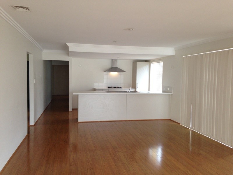 8 Flinders Crescent, Abbey WA 6280