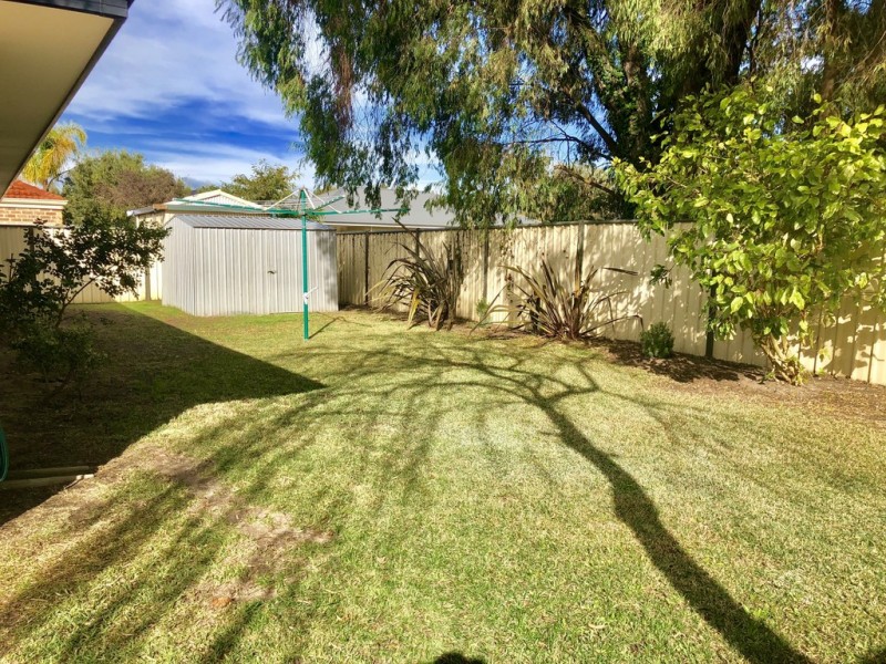 35 Honeyeater Crescent, Geographe WA 6280